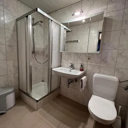 Gaestehaus Tauscher Am 招待所 3*