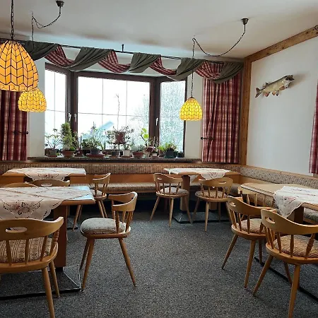 Gaestehaus Tauscher Am 招待所 3*
