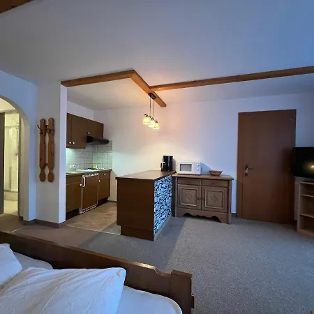 Gaestehaus Tauscher Am 3* 哈尔登熙