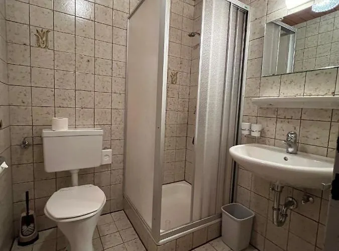 ゲストハウス Gaestehaus Tauscher Am